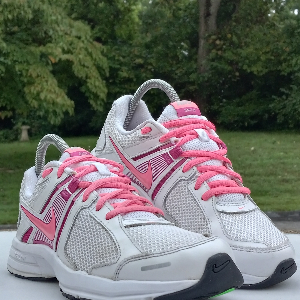 Nike Dart 10 Athletic Running